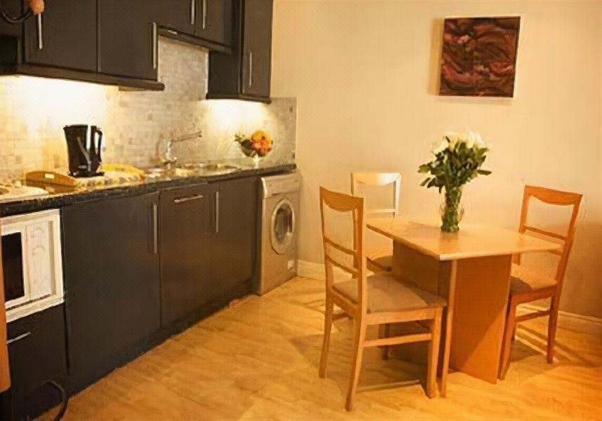 Molesworthcourt Suites - Housity