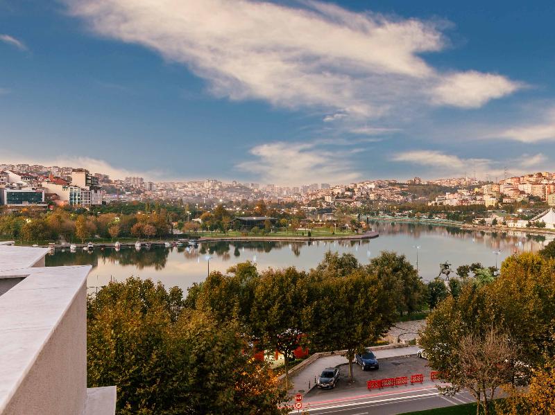 Ramada by Wyndham Istanbul Golden Horn