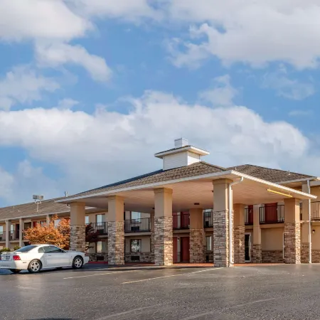 Quality Inn Russellville I-40