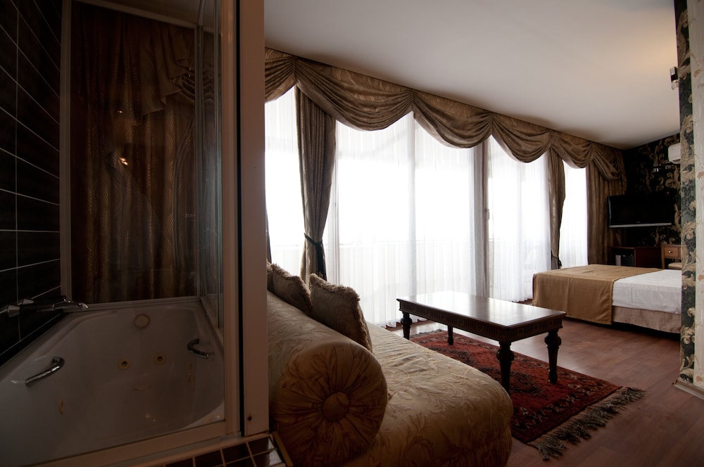 Artefes Hotel Old City & Spa