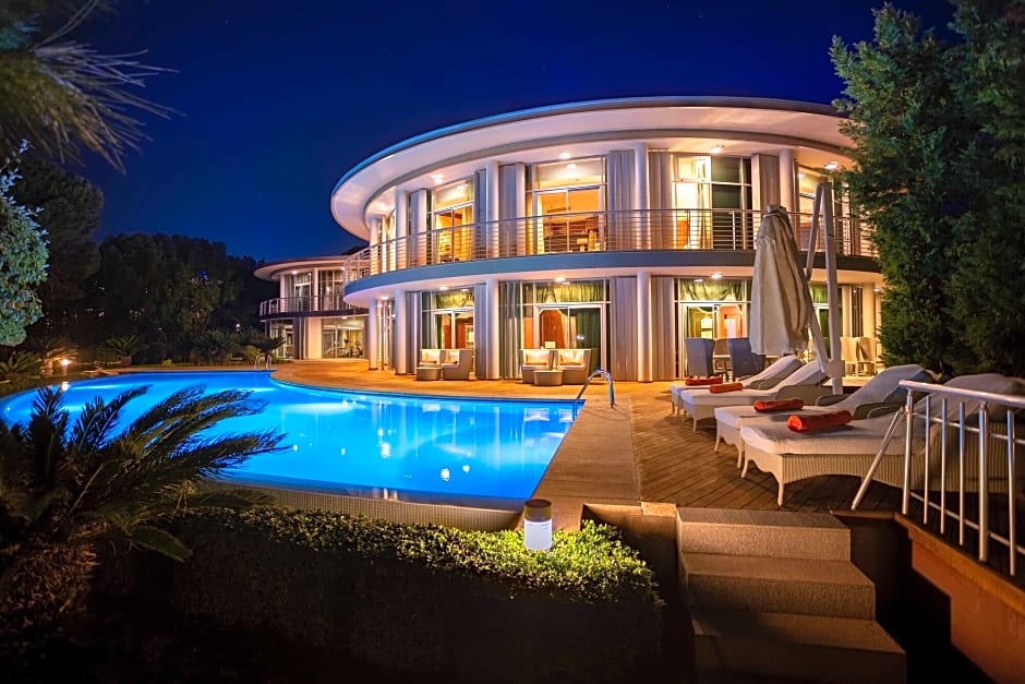 Calista Luxury Resort