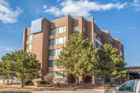 Quality Inn & Suites Orland Park - Chicago Hotels in Orland Hills
