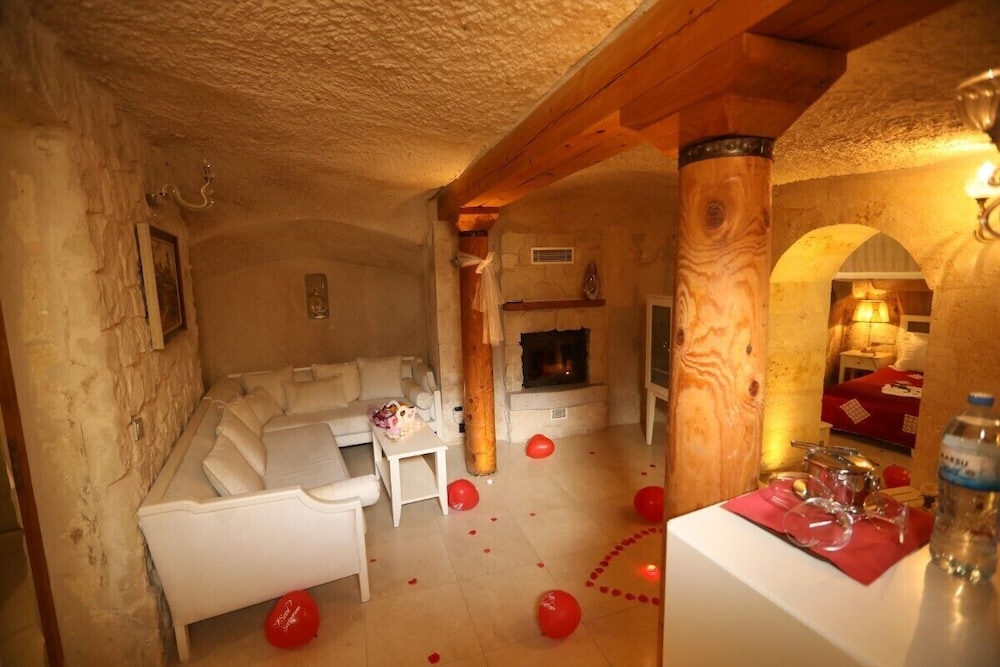 Anatelein Boutique Cave Hotel