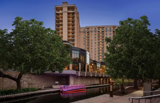 聖安東尼奧河濱步道市區安泊套房酒店