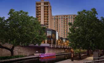 Embassy Suites by Hilton San Antonio Riverwalk Downtown