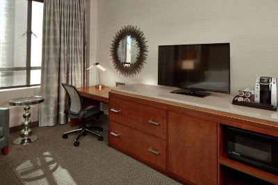 ジュニアスイート(キングベッド) ヒルトン ガーデン イン フェニックス ダウンタウンの写真