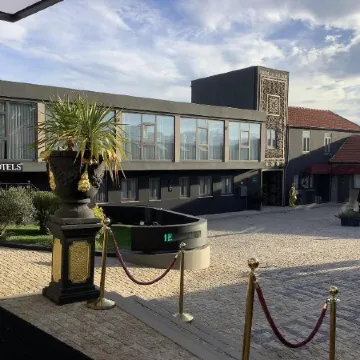 Rubens Hotels & Spa Отели рядом с достопримечательностью «Башня Клеригуш»