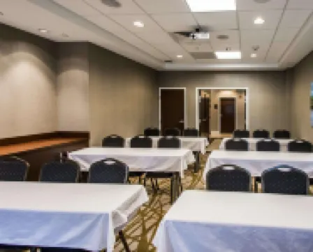 邁阿密機場北舒適套房酒店