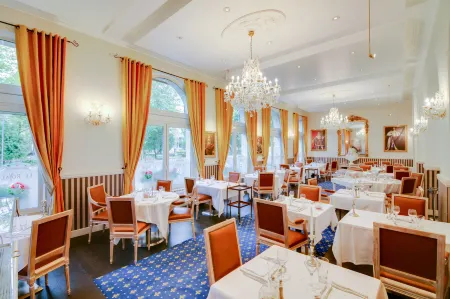 Brit Hotel Privilège le Royal - Centre Gare