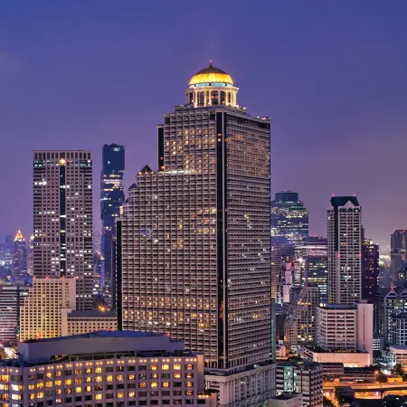 lebua at State Tower Отели рядом с достопримечательностью «Школа Assumptionsuksa»