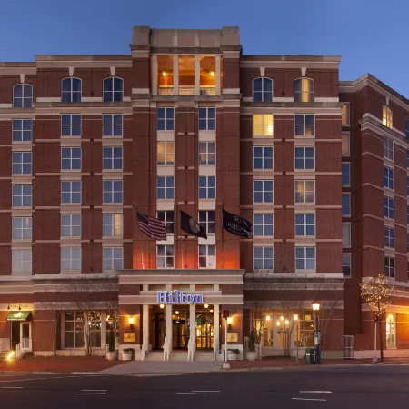 Hilton Alexandria-Old Town Отели рядом с достопримечательностью «Набережная Старого города»