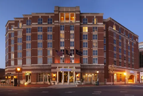 Hilton Alexandria-Old Town Hoteles en Alexandria