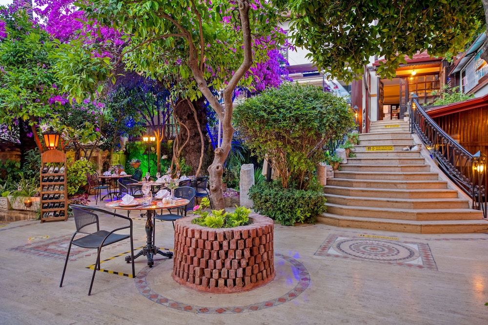 Dogan Hotel