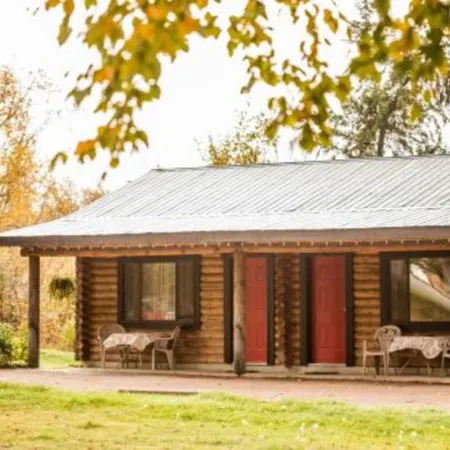 Overlook Inn & Cabins