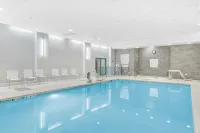 Embassy Suites by Hilton Alexandria Old Town - Pool