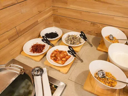 Dongdaegu Station Eastern Hotel Отели рядом со станцией Станция Донгдаэгу