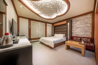Valentine Hotel