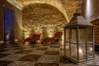 Marie Claire Apartments & Spa