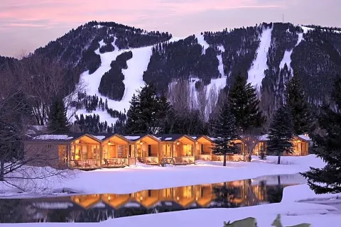 Rustic Inn Creekside