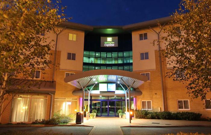 Holiday Inn Express 南安普敦M27，JCT.7