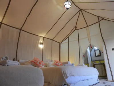 Sleep in Luxury Tent in Desert !