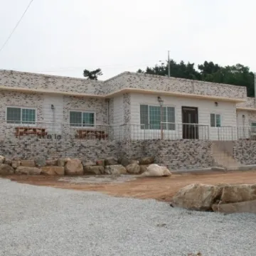 Wando Cheongsando Yeonjo Pension
