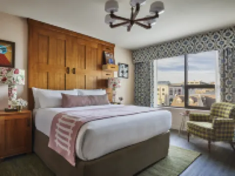 Graduate by Hilton Bloomington Hotels in Bloomington