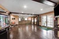Quality Inn & Suites I-35 Near Frost Bank Center - سبا