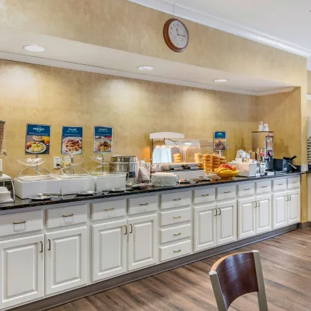 Clarion Pointe Medford