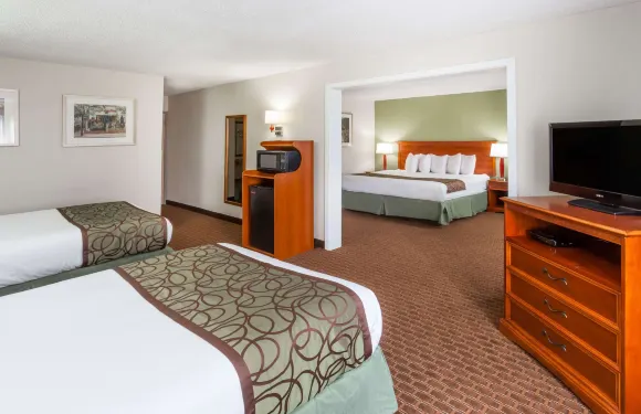 皮奧里亞唄盟套房酒店