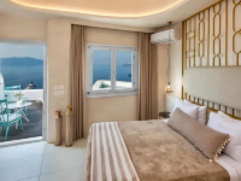 Athina Luxury Suites Hotels in Santorini