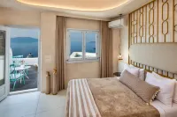 Athina Luxury Suites Hotels in Thira