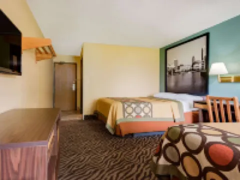 Super 8 by Wyndham Mentor/Cleveland Area Hotels in Lake County