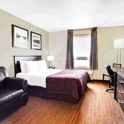 Super 8 by Wyndham Lachenaie/Terrebonne Rooms