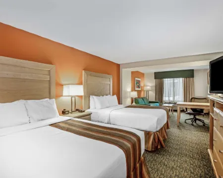 La Quinta Inn & Suites by Wyndham Grand Forks Hotels in Grand Forks