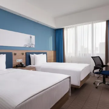 Hampton by Hilton Astana Triumphal Arch Отели рядом с достопримечательностью «Астана Арена»