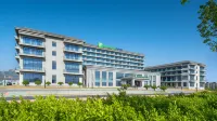 Holiday Inn Qingdao Zhushan Seaview Hotels near Lingxianshi Sceneic Area