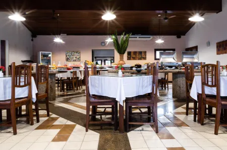 Sueds Premium Отели рядом с достопримечательностью «Coroa Vermelha Beach»