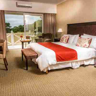 Howard Johnson by Wyndham Carilo Convention Center Rooms
