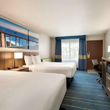 Days Inn & Suites by Wyndham Anaheim at Disneyland Park