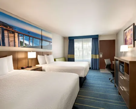 Days Inn & Suites by Wyndham Anaheim at Disneyland Park Hoteles en Anaheim