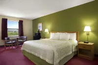 Days Inn by Wyndham Park City Kansas