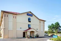 Super 8 Paw Paw Hotels in Paw Paw