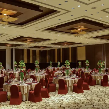 Hotel Sahara Star