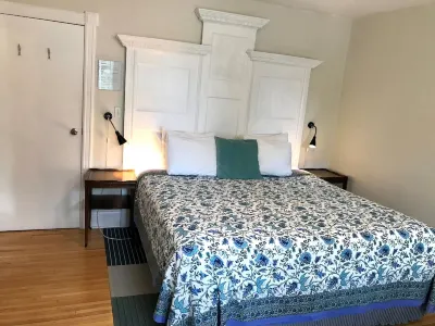 Ellis House Bed & Breakfast