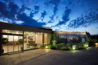 Leivatho Hotel