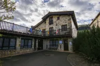 Posada y Apartamentos Trebuesto de Guriezo - Bãi biển