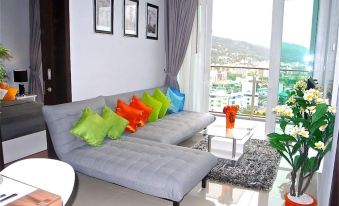 Emerald Patong 2 Bedrooms Apartment with Terrace