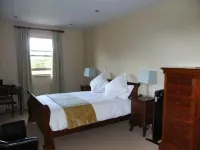 The Hawkley Inn Hotels in Alton