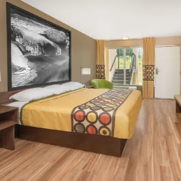 Super 8 by Wyndham Asheville Airport